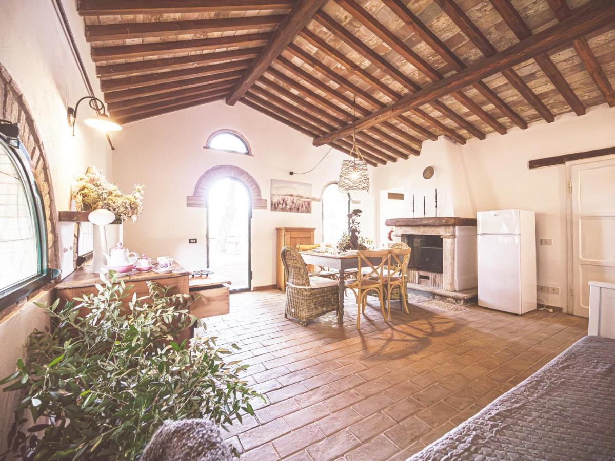 Апартаменты Relais Casale Il Poggetto - I Pini By Zoom In Earth Чечина Экстерьер фото